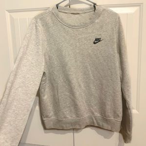grey nike crewneck🩶